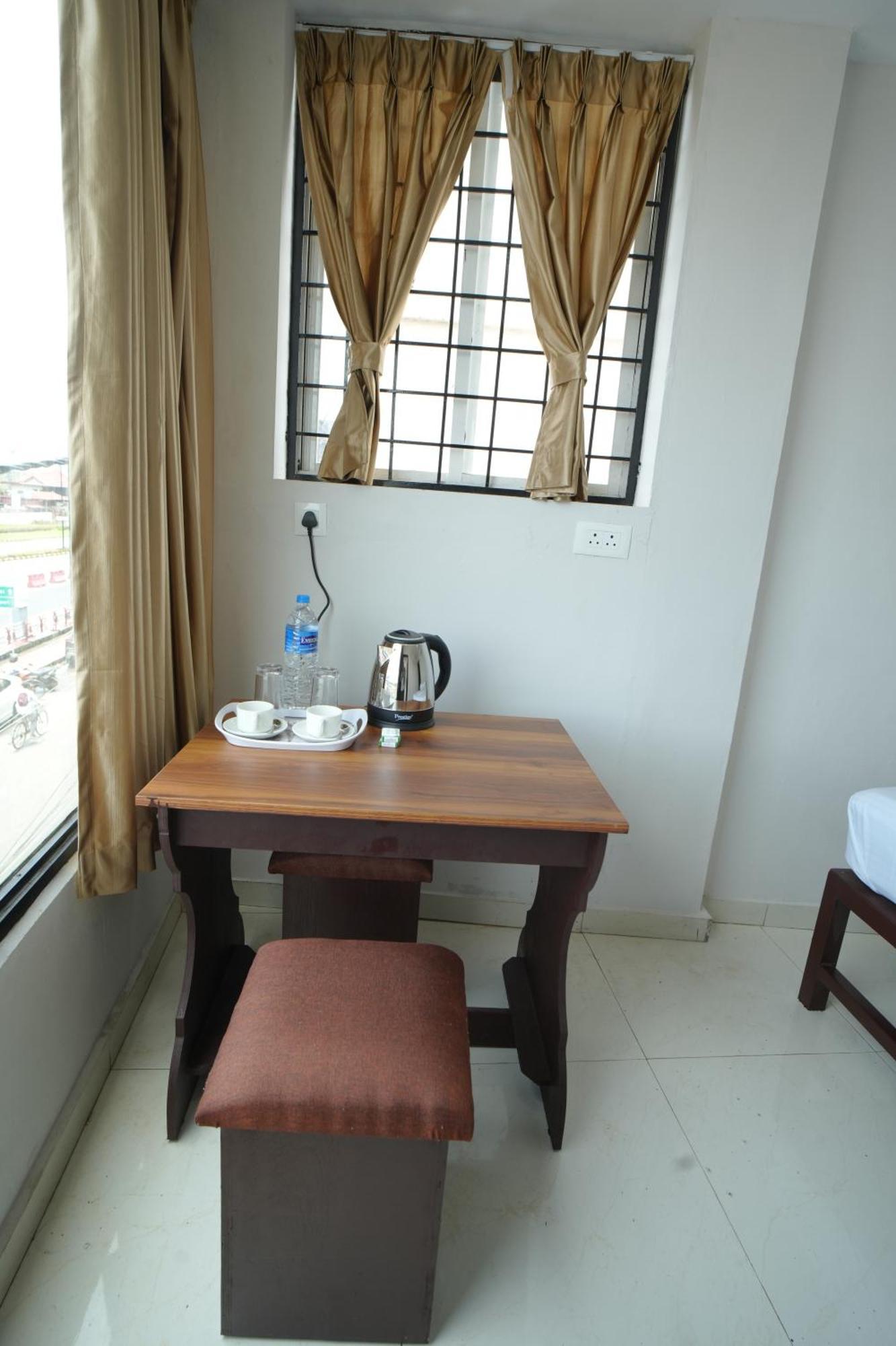 Hotel Port View Residency Pvr Nedumbassery Exterior foto