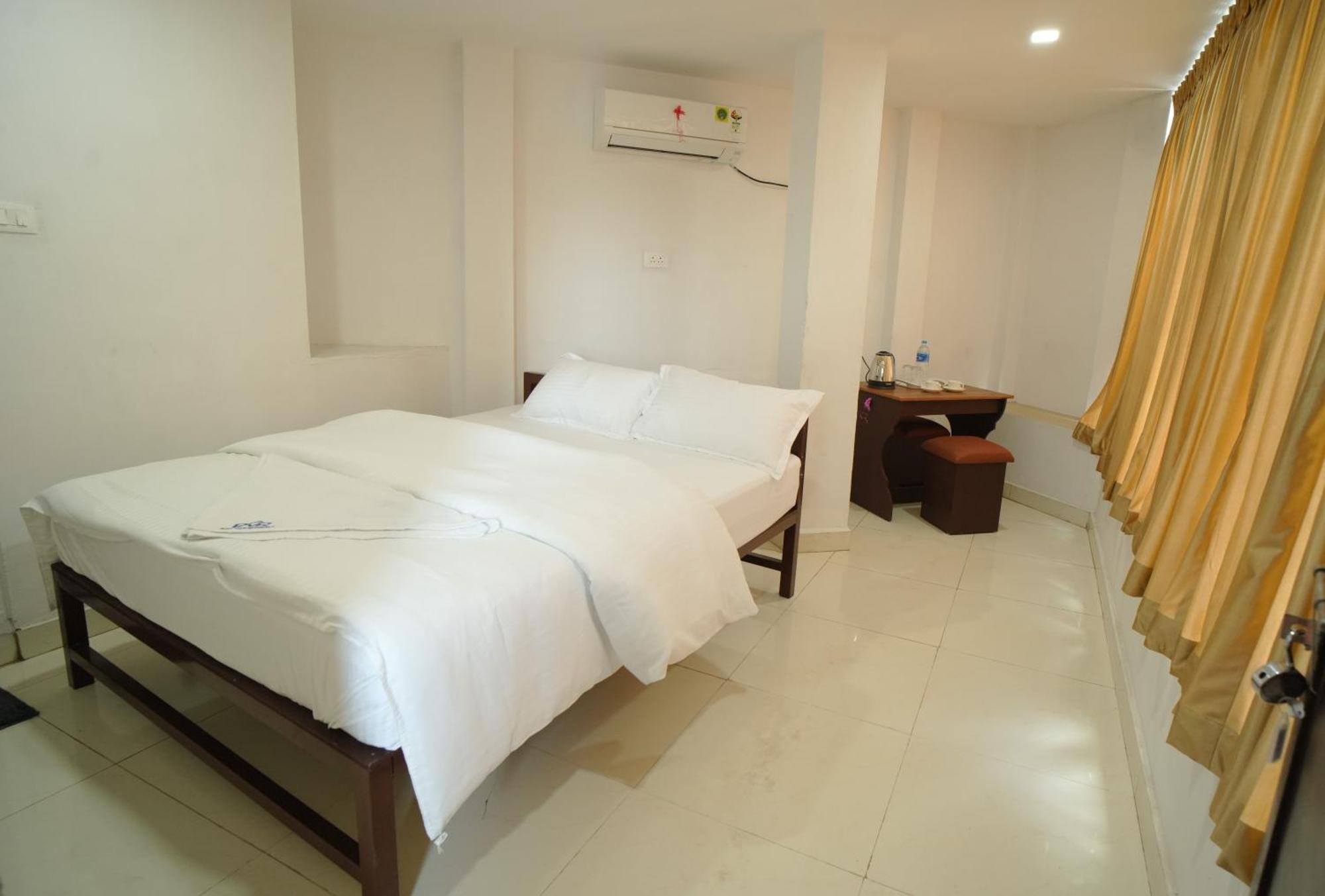 Hotel Port View Residency Pvr Nedumbassery Exterior foto