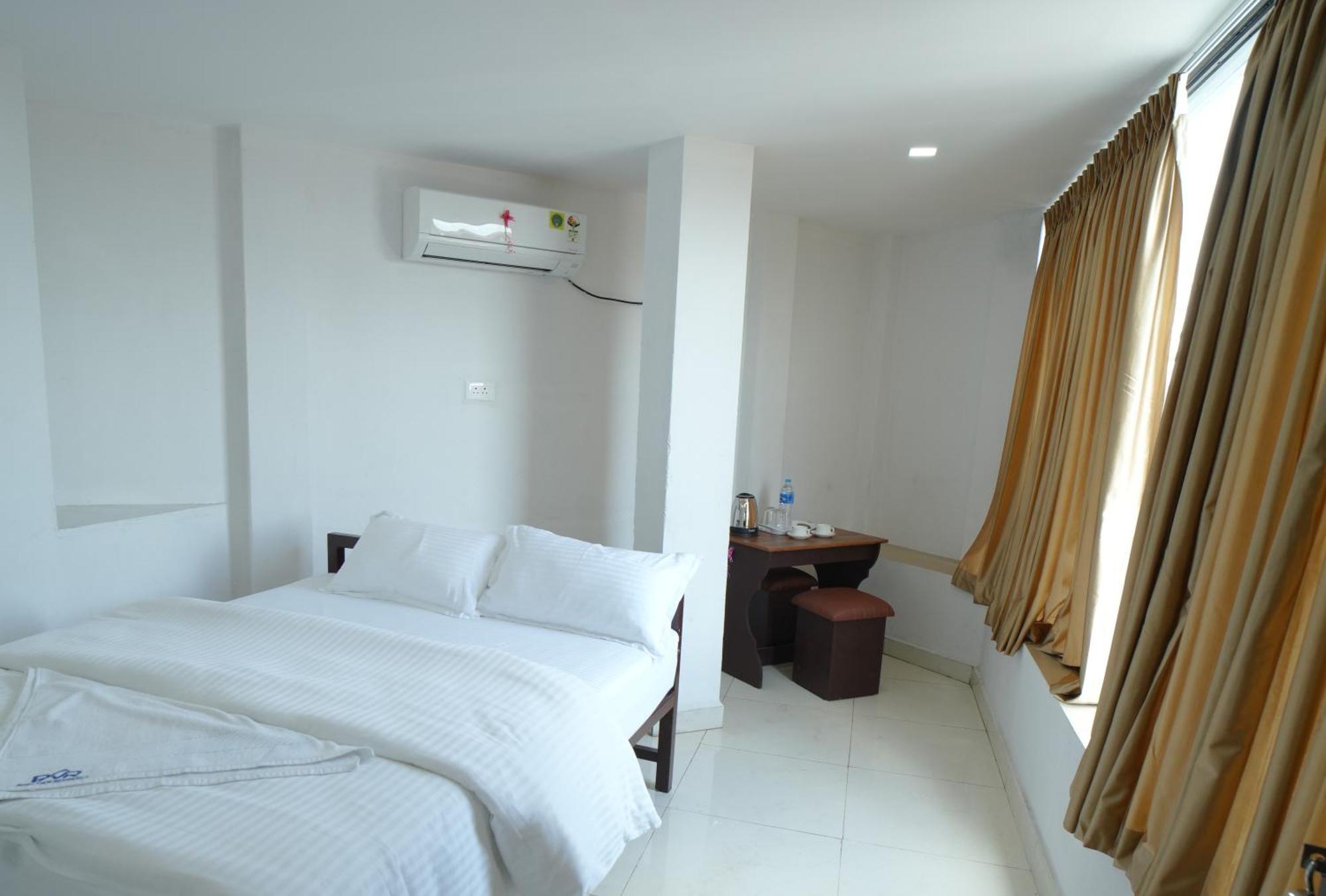 Hotel Port View Residency Pvr Nedumbassery Exterior foto