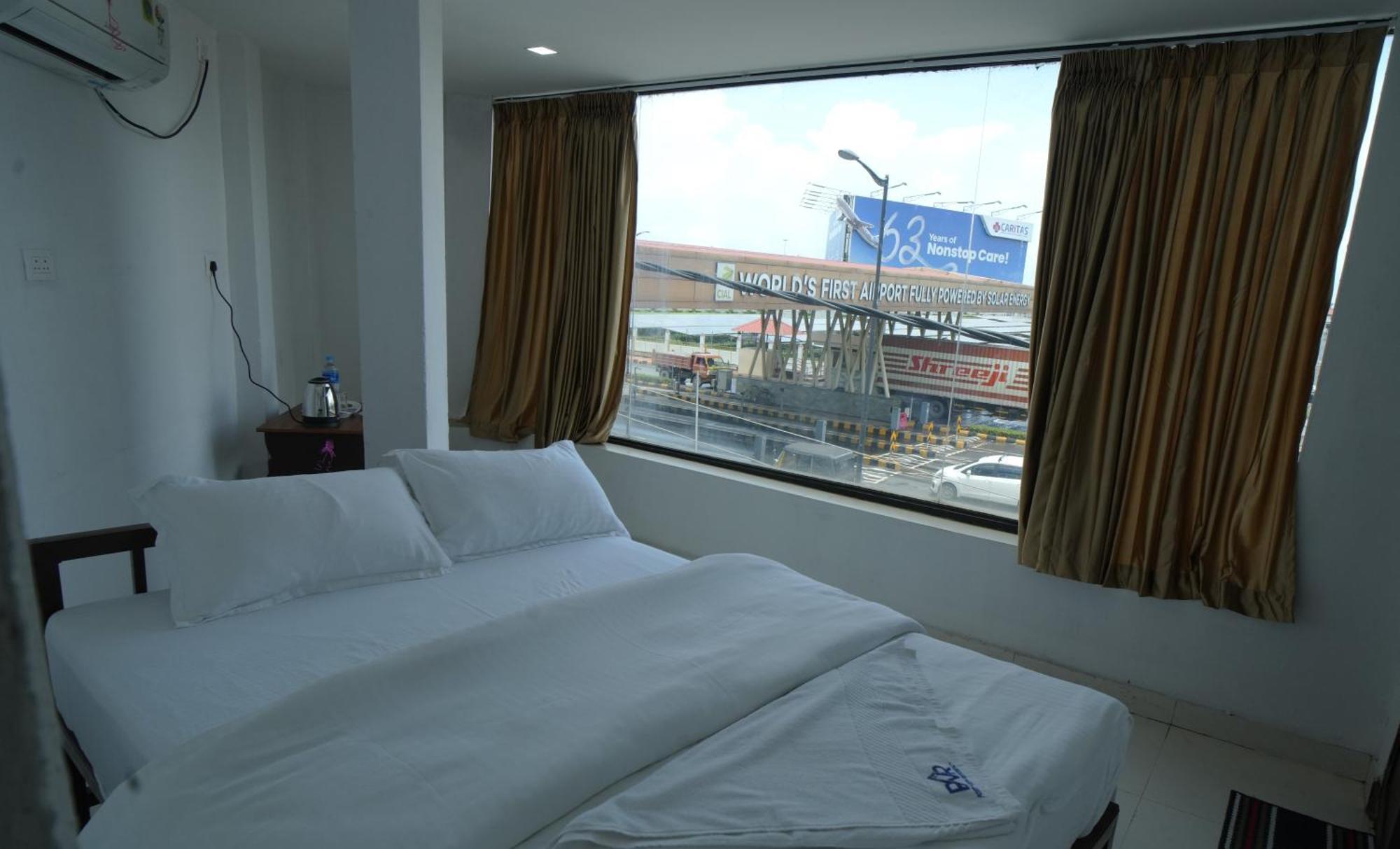 Hotel Port View Residency Pvr Nedumbassery Exterior foto