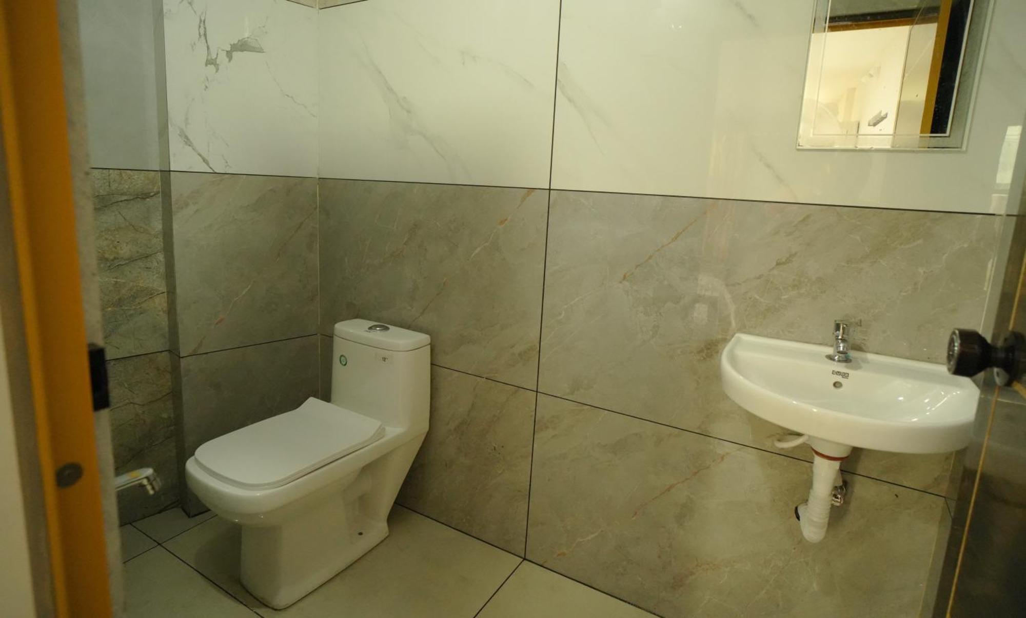 Hotel Port View Residency Pvr Nedumbassery Exterior foto