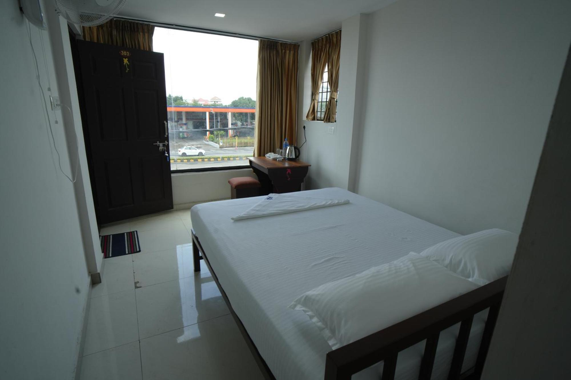 Hotel Port View Residency Pvr Nedumbassery Exterior foto