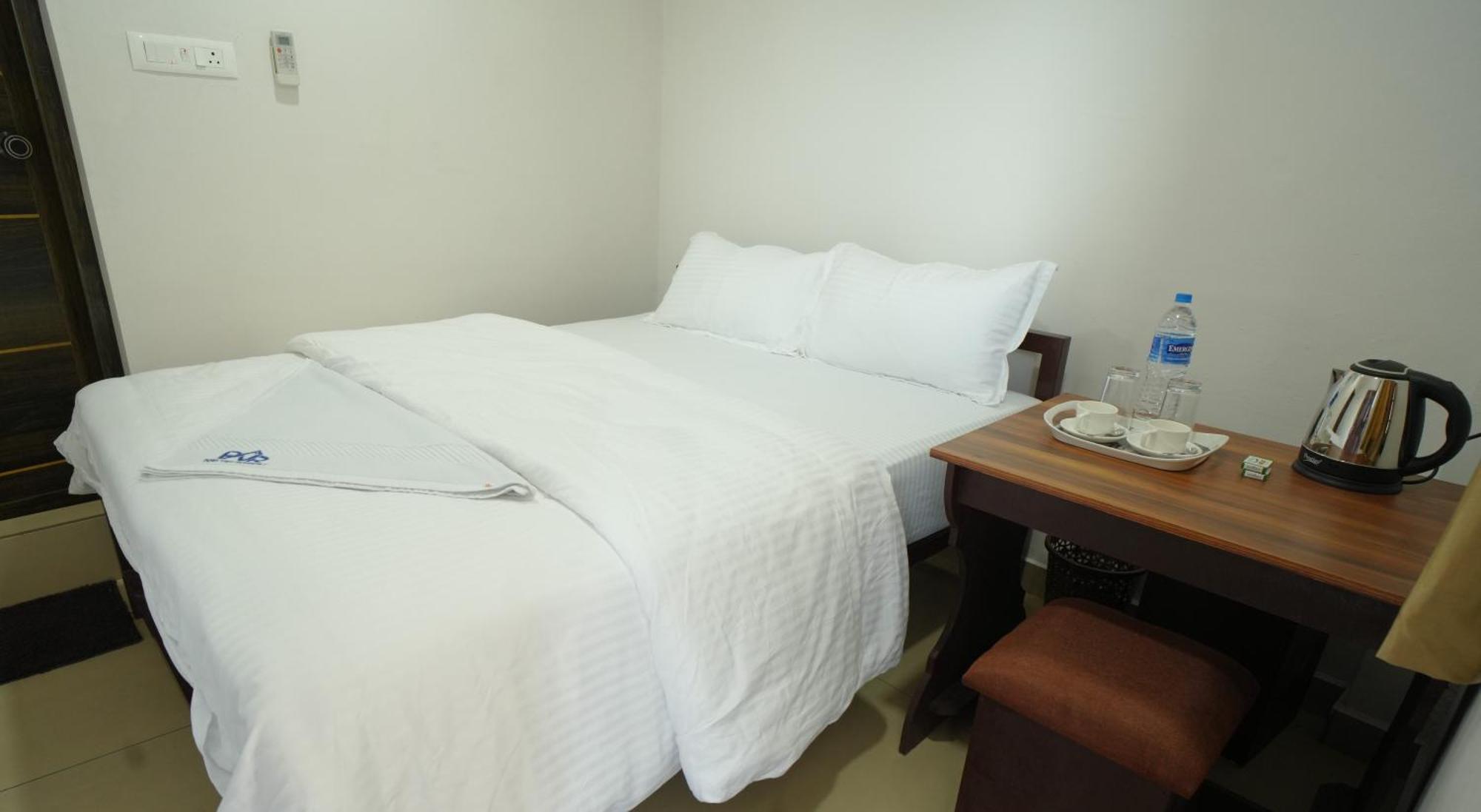 Hotel Port View Residency Pvr Nedumbassery Exterior foto