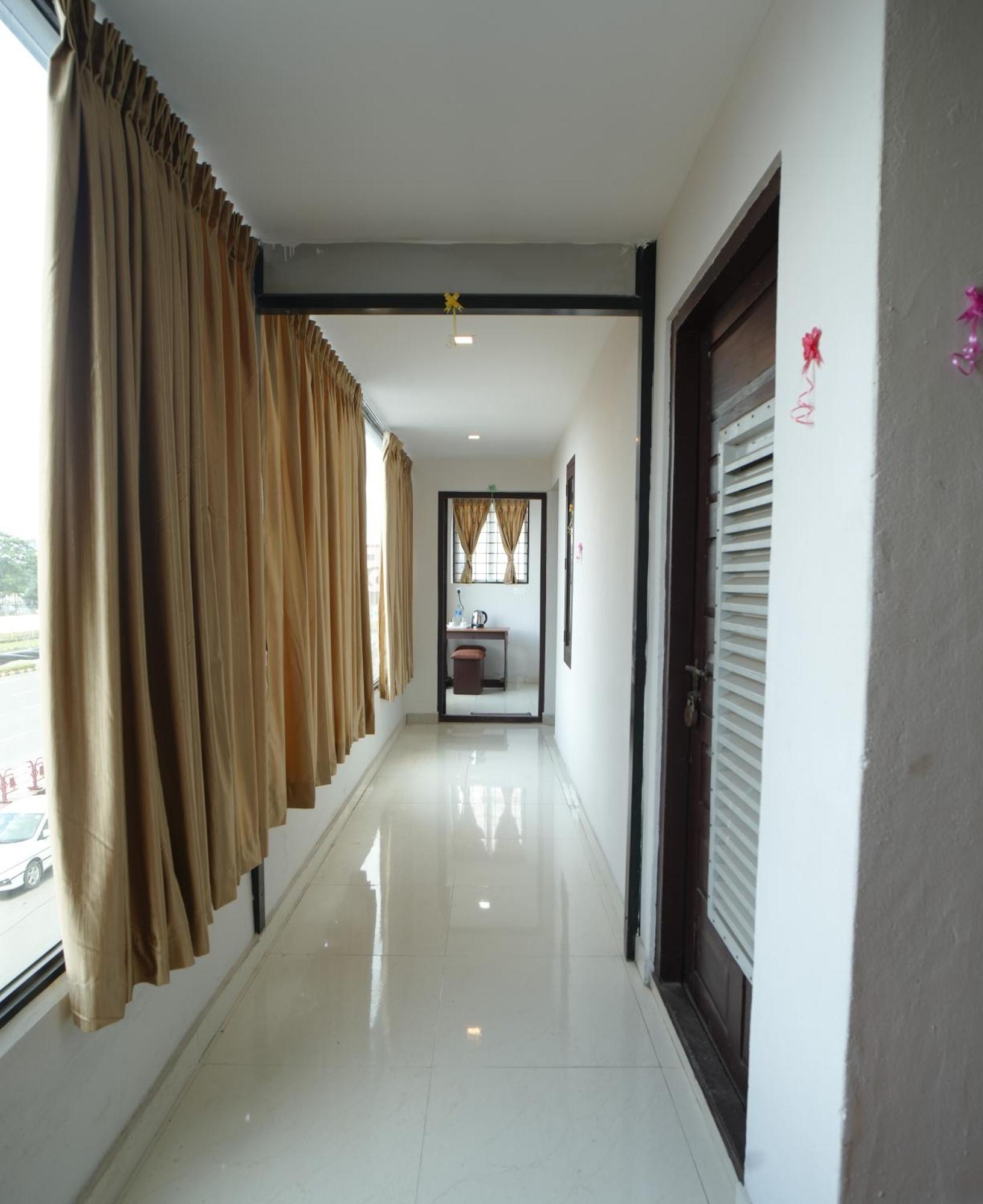 Hotel Port View Residency Pvr Nedumbassery Exterior foto