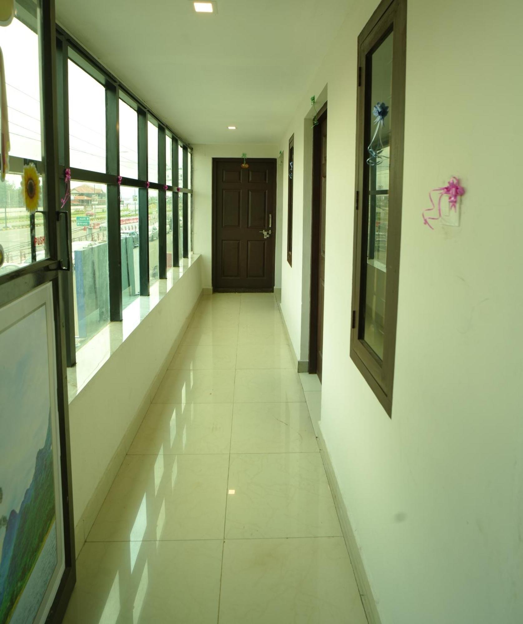 Hotel Port View Residency Pvr Nedumbassery Exterior foto